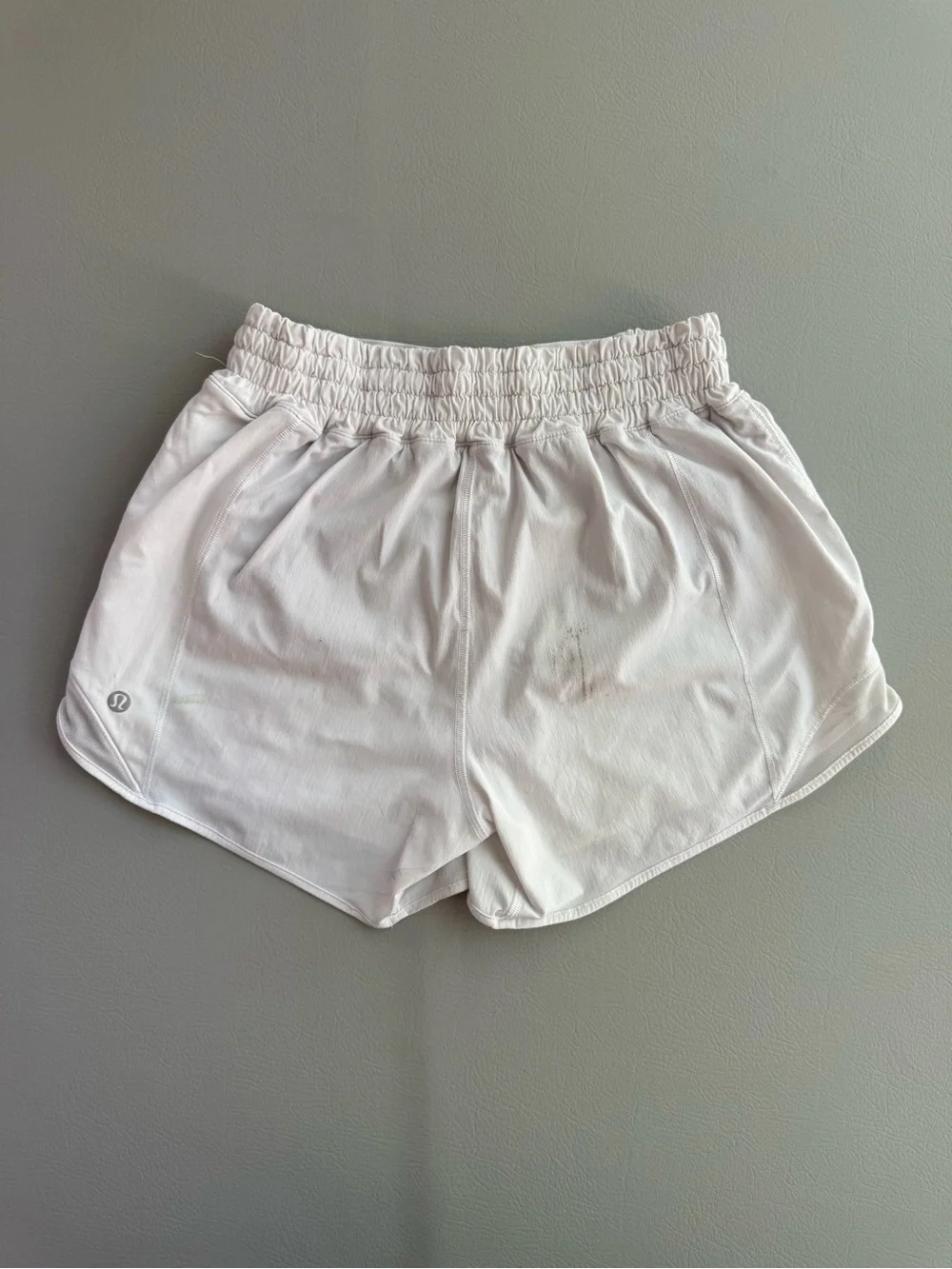 Lululemon White Hotty Hot High Rise Lined Shorts 3.5” Inseam Sz 4 LW7AWJT - Fair